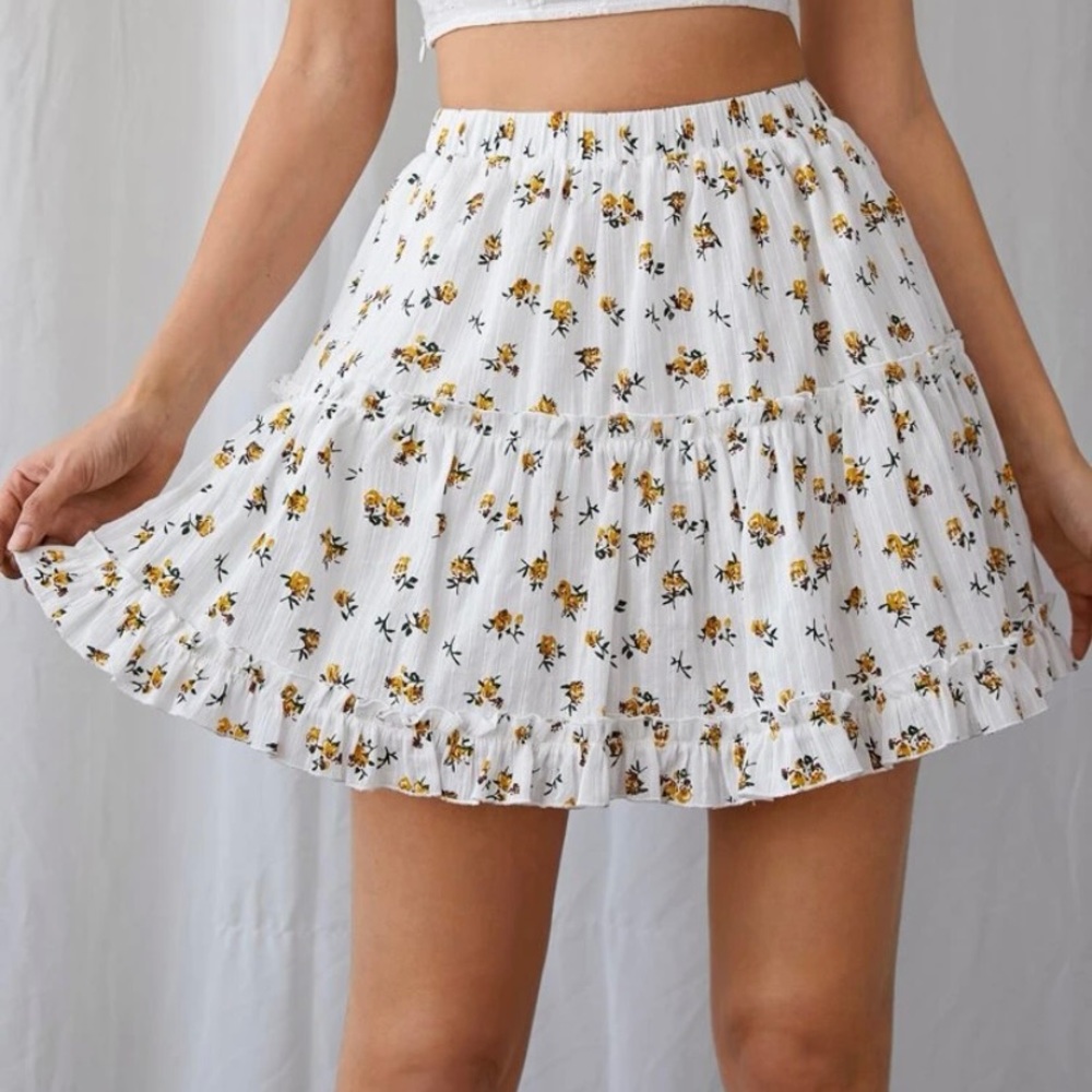 SHEIN white skirt with yellow flowers size XS